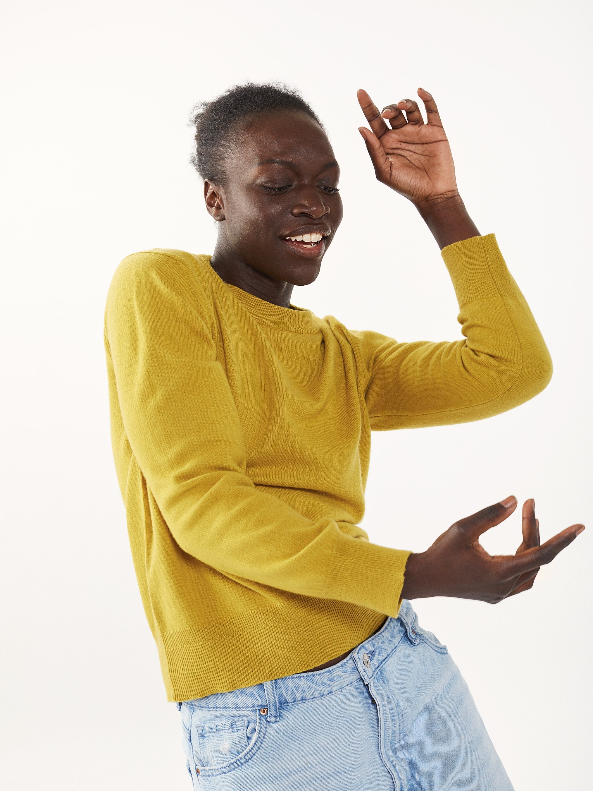 Women's yellow sweater made of recycled Cashmere and cotton